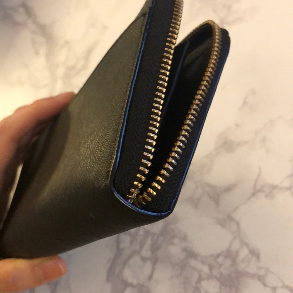 Kate Spade Long Wallet - Picture 8 of 8